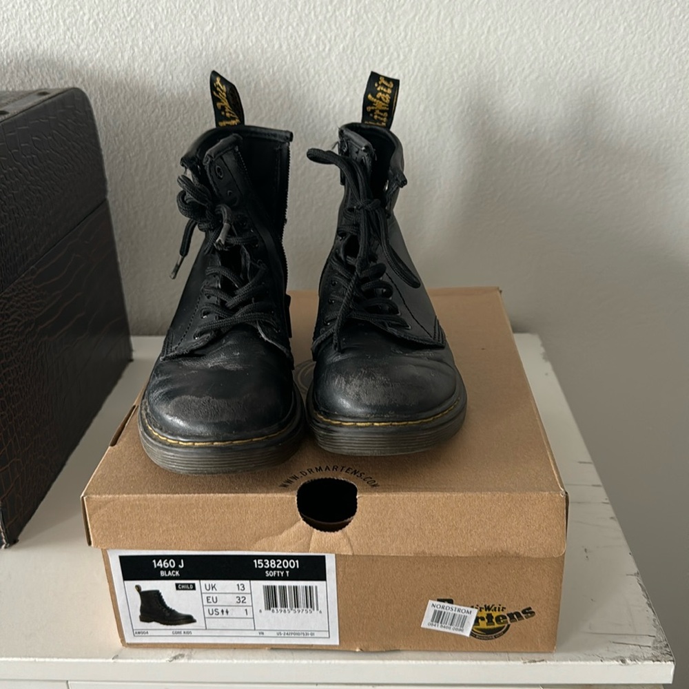 Dr Martens 1460J Kid's Lace Up  Boots